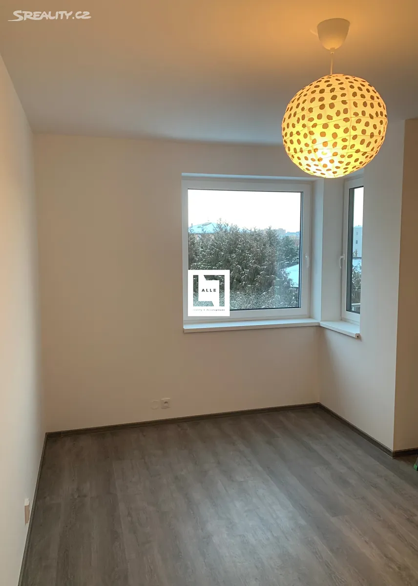 Pronájem bytu 3+kk 82 m² – pohled 5