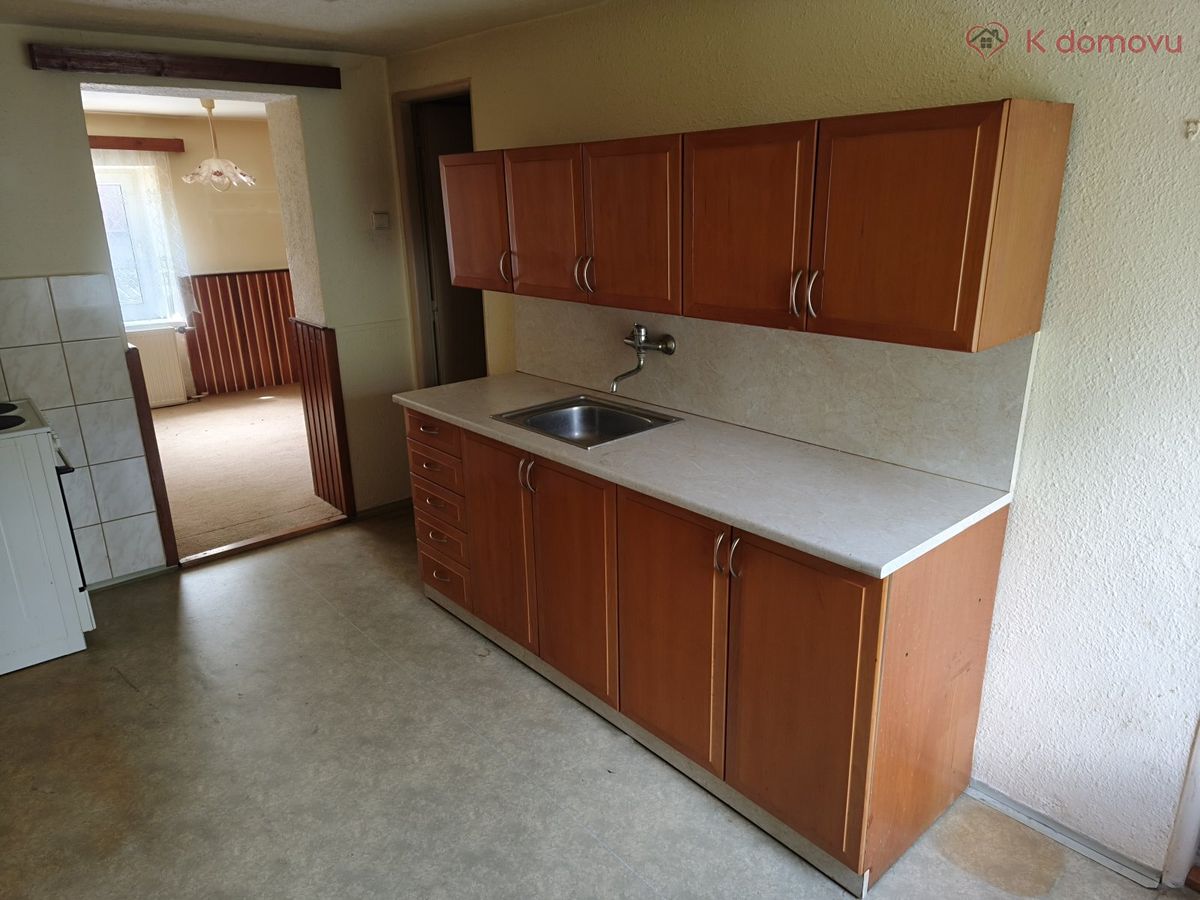 Prodej rodinného domu 160 m², pozemek 230 m² – fotografie 2