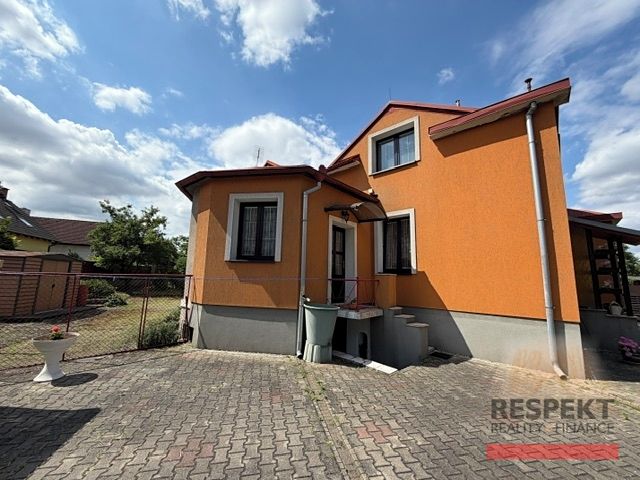 Prodej vily 103 m², pozemek 592 m² – fotografie 2