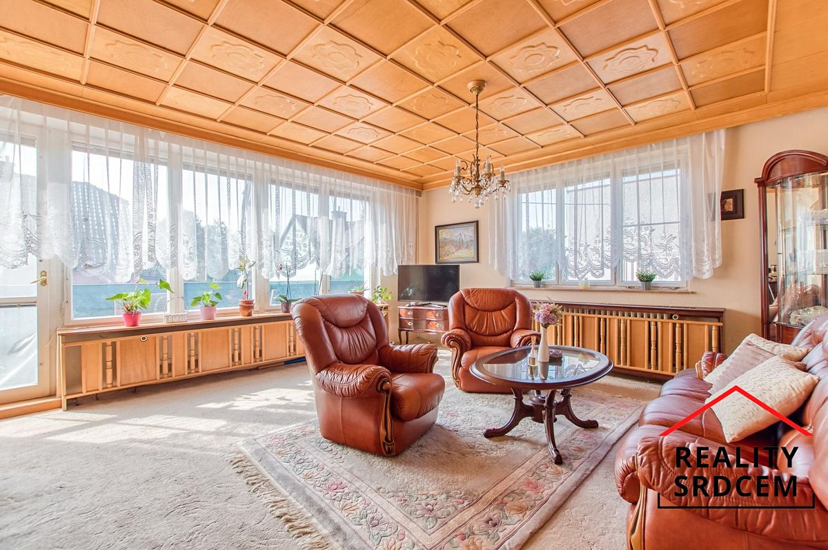 Prodej rodinného domu 178 m², pozemek 817 m² – fotografie 4
