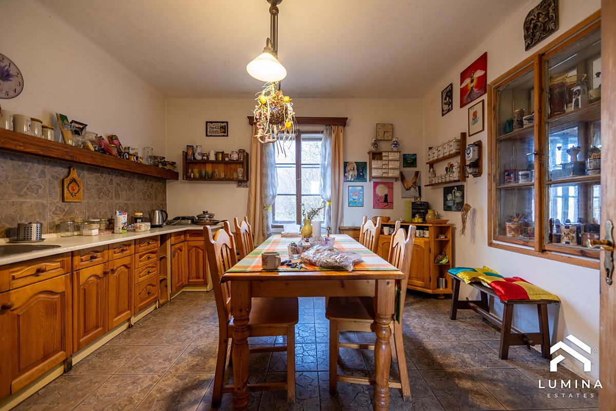 Prodej vícegeneračního domu 163 m², pozemek 1733 m² – fotografie 4