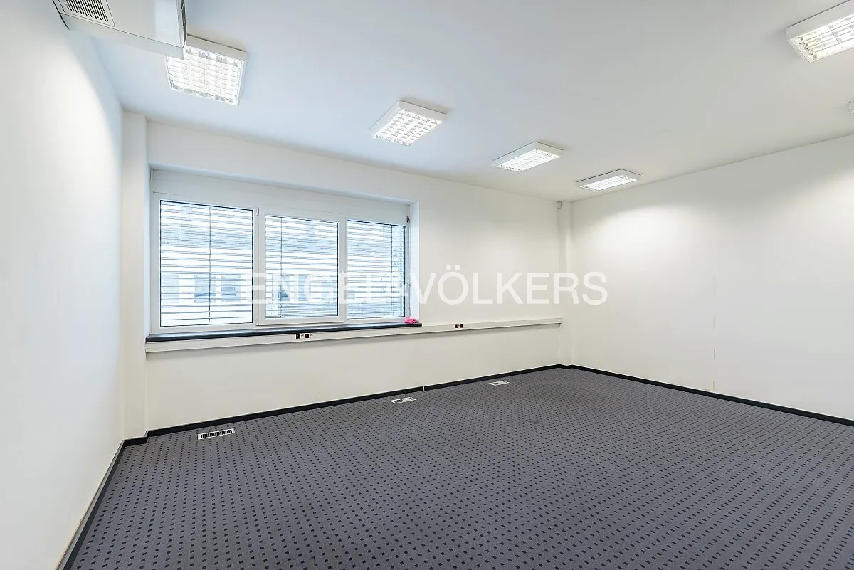 Pronájem kanceláře 254 m²