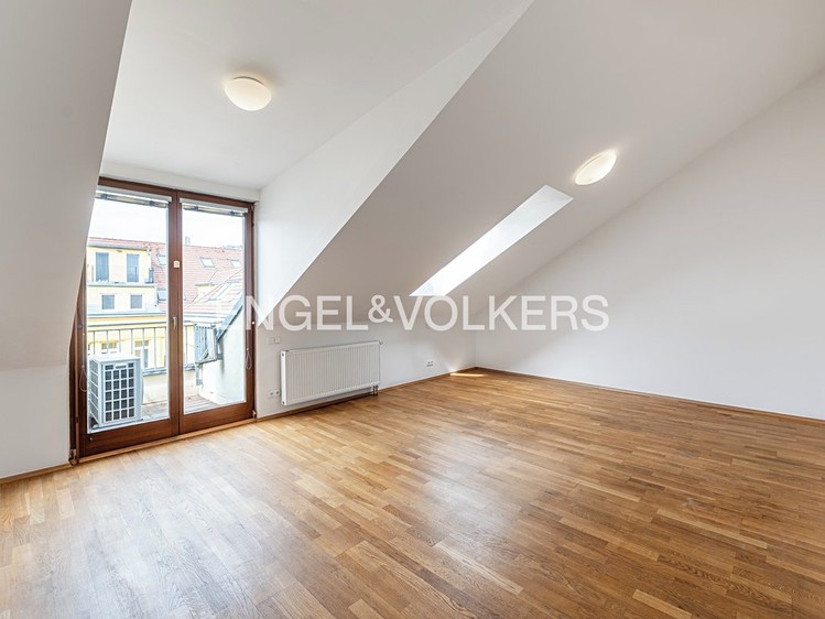 Квартира 4+1 в оренду, 147 м² (4 з 11)