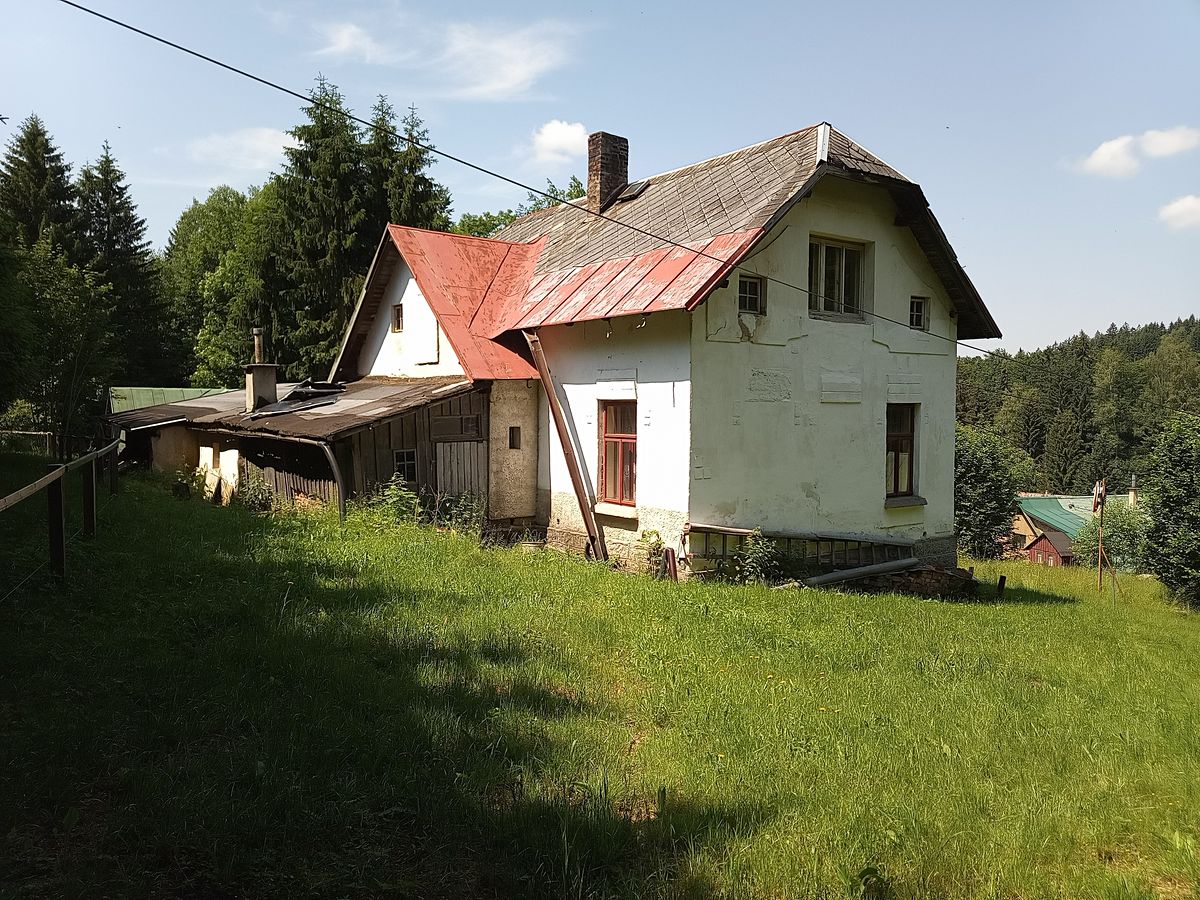 Prodej rodinného domu 200 m², pozemek 1072 m² – fotografie 5