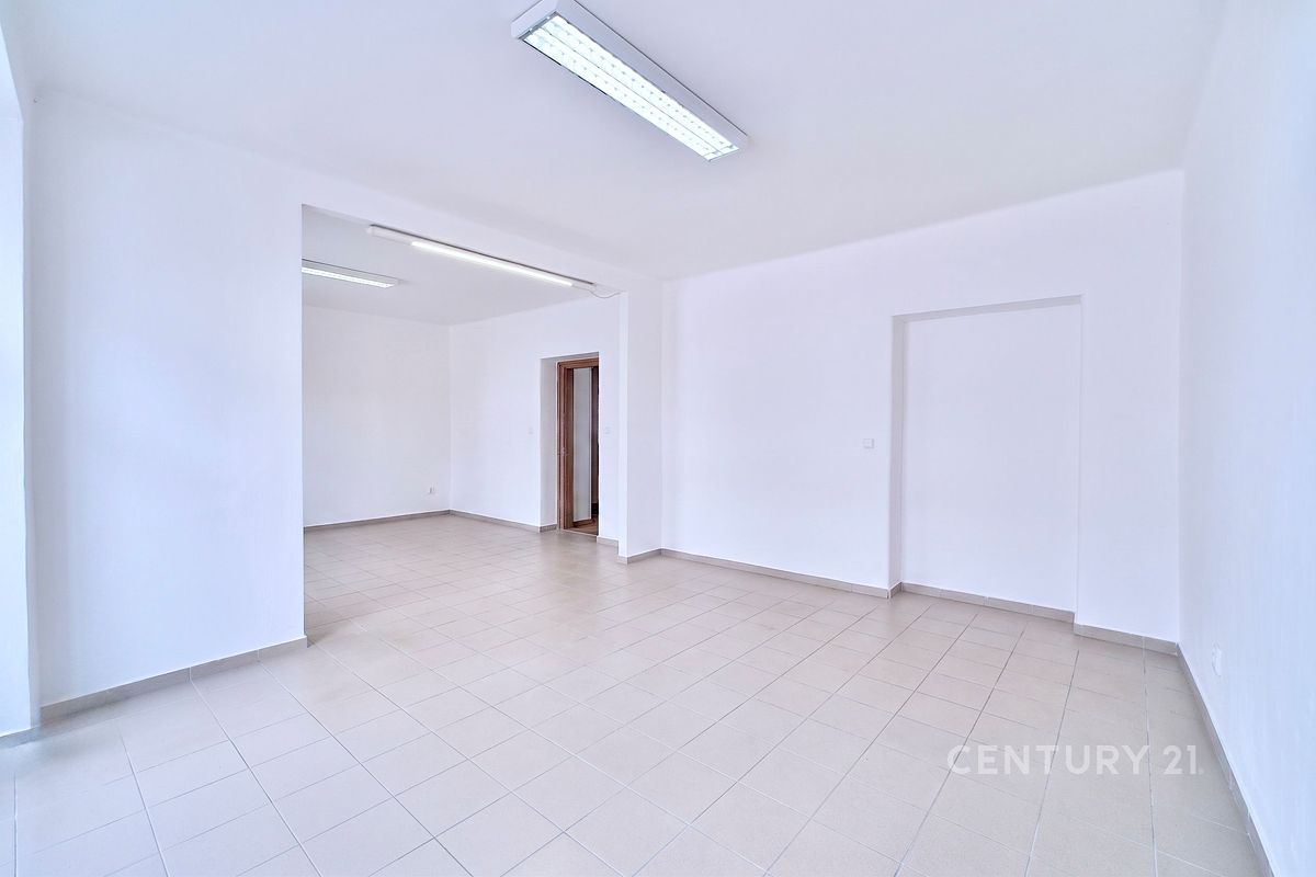 Pronájem obchodního prostoru 80 m² – fotografie 3
