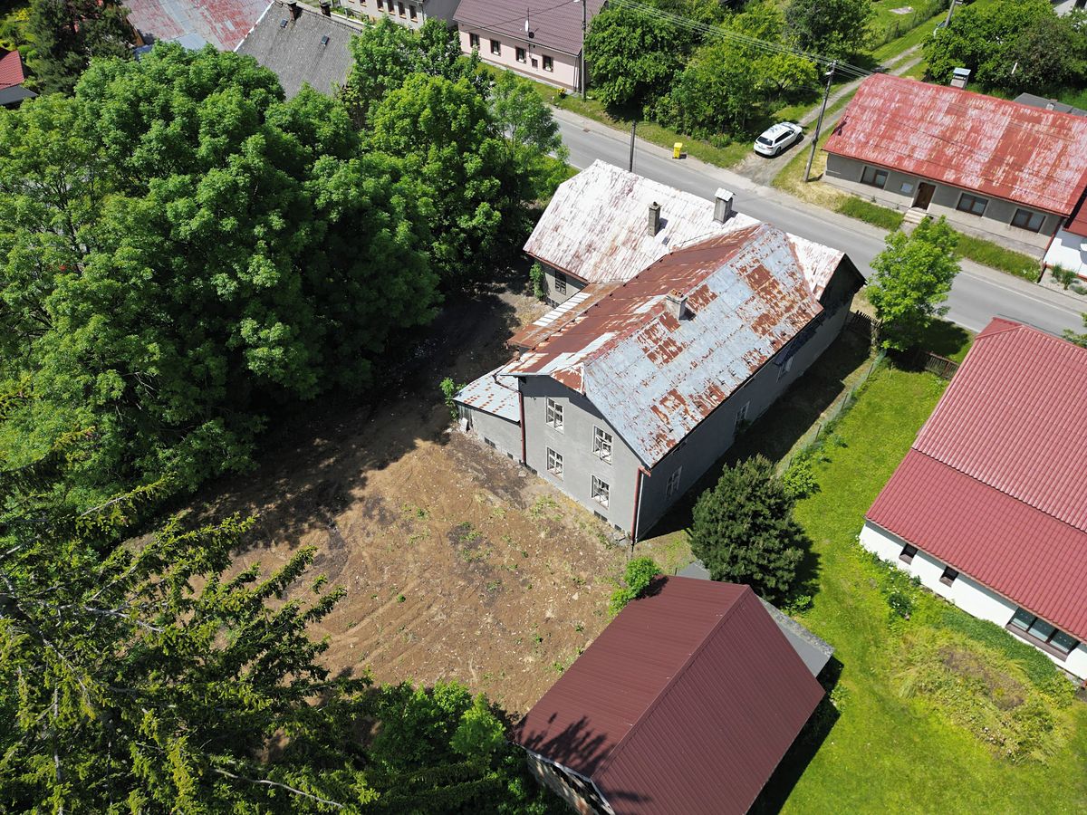 Prodej rodinného domu 234 m², pozemek 1080 m² – fotografie 2