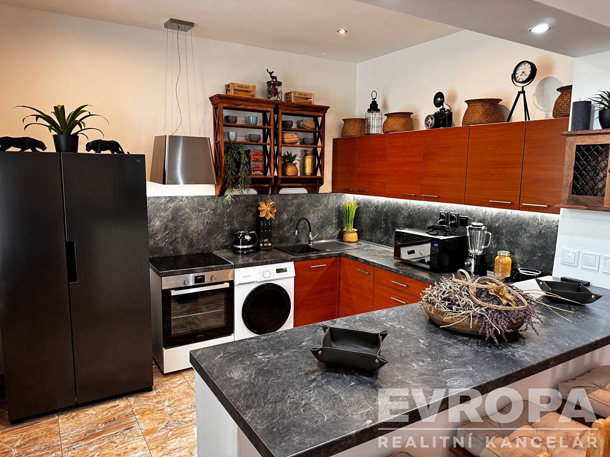 Pronájem bytu 5+kk 123 m² – fotografie 3