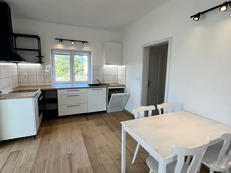 Pronájem bytu 2+1 70 m², Liberec – náhled fotky 1