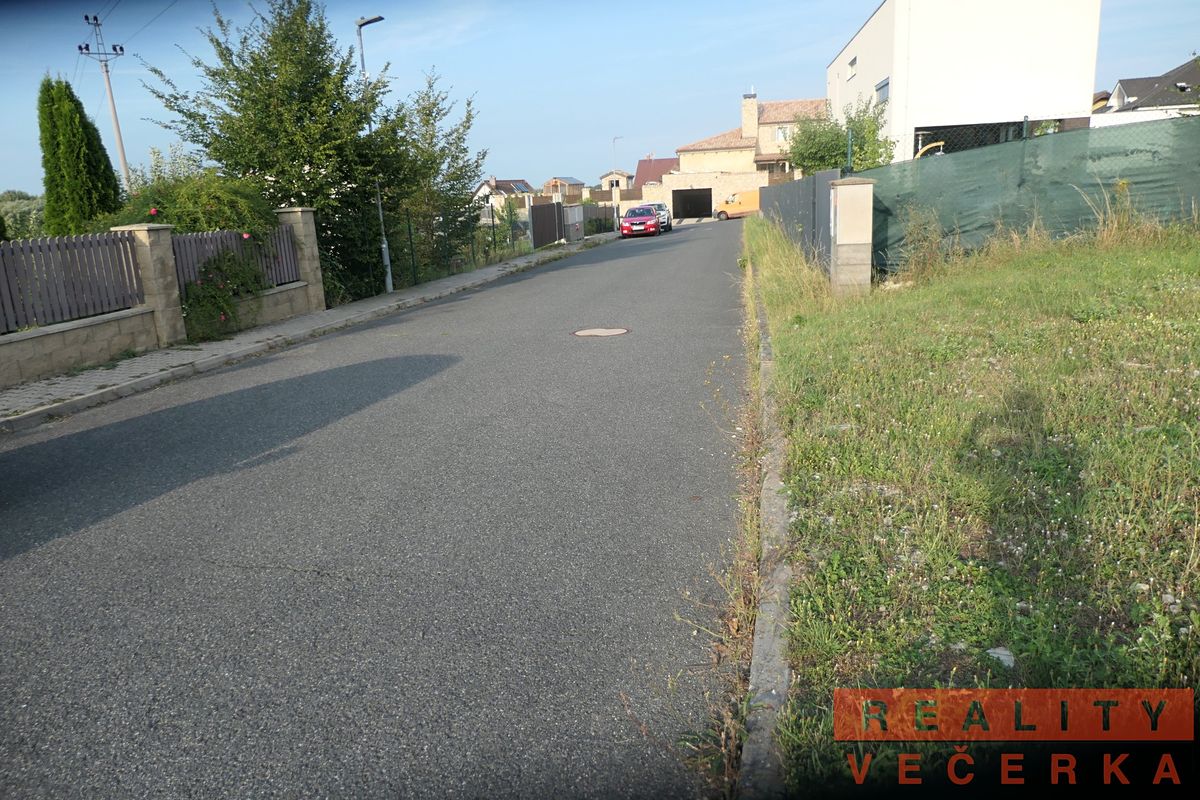 Prodej stavebního pozemku 898 m² – fotografie 4