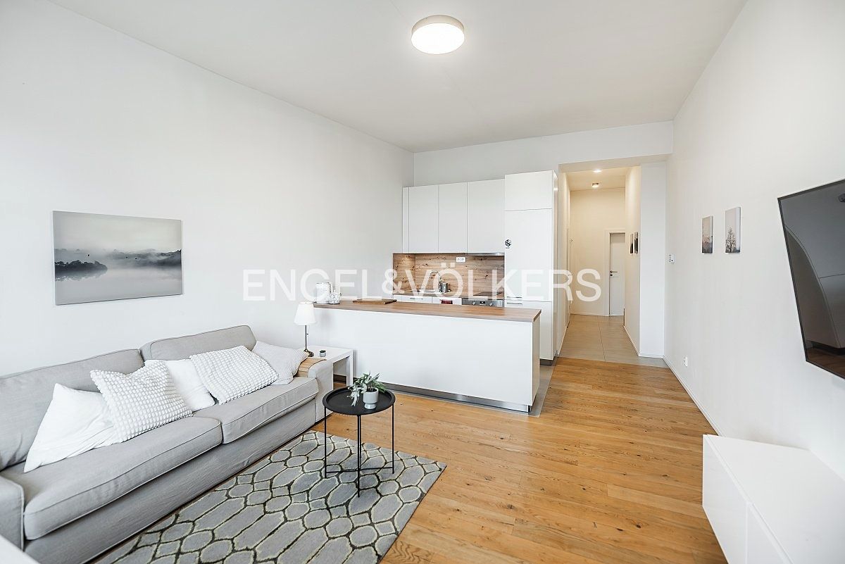 Pronájem bytu 2+kk 60 m² – fotografie 3