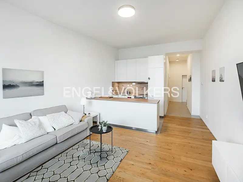 Pronájem bytu 2+kk 60 m², Praha – náhled fotky 3