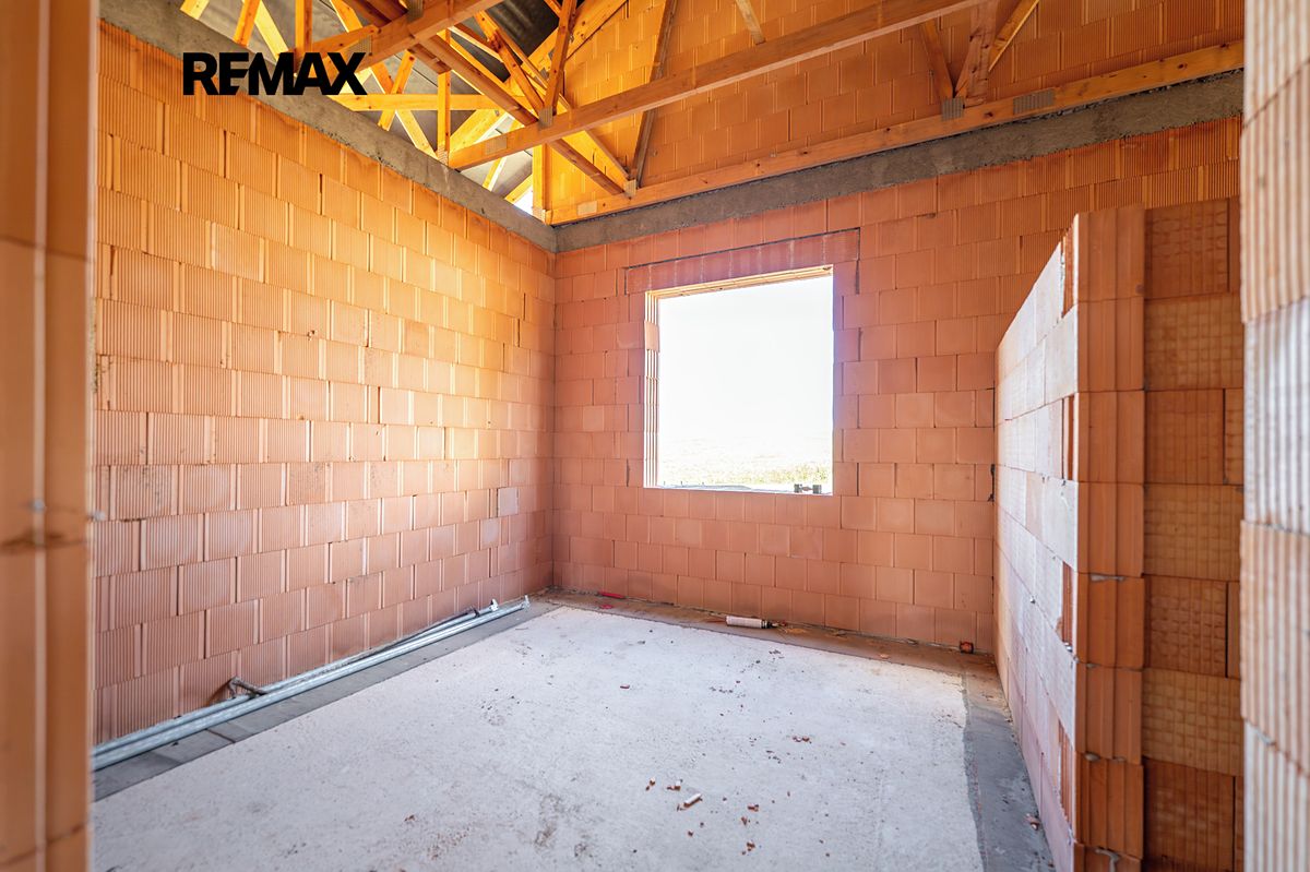 Prodej rodinného domu 174 m², pozemek 851 m² – fotografie 3