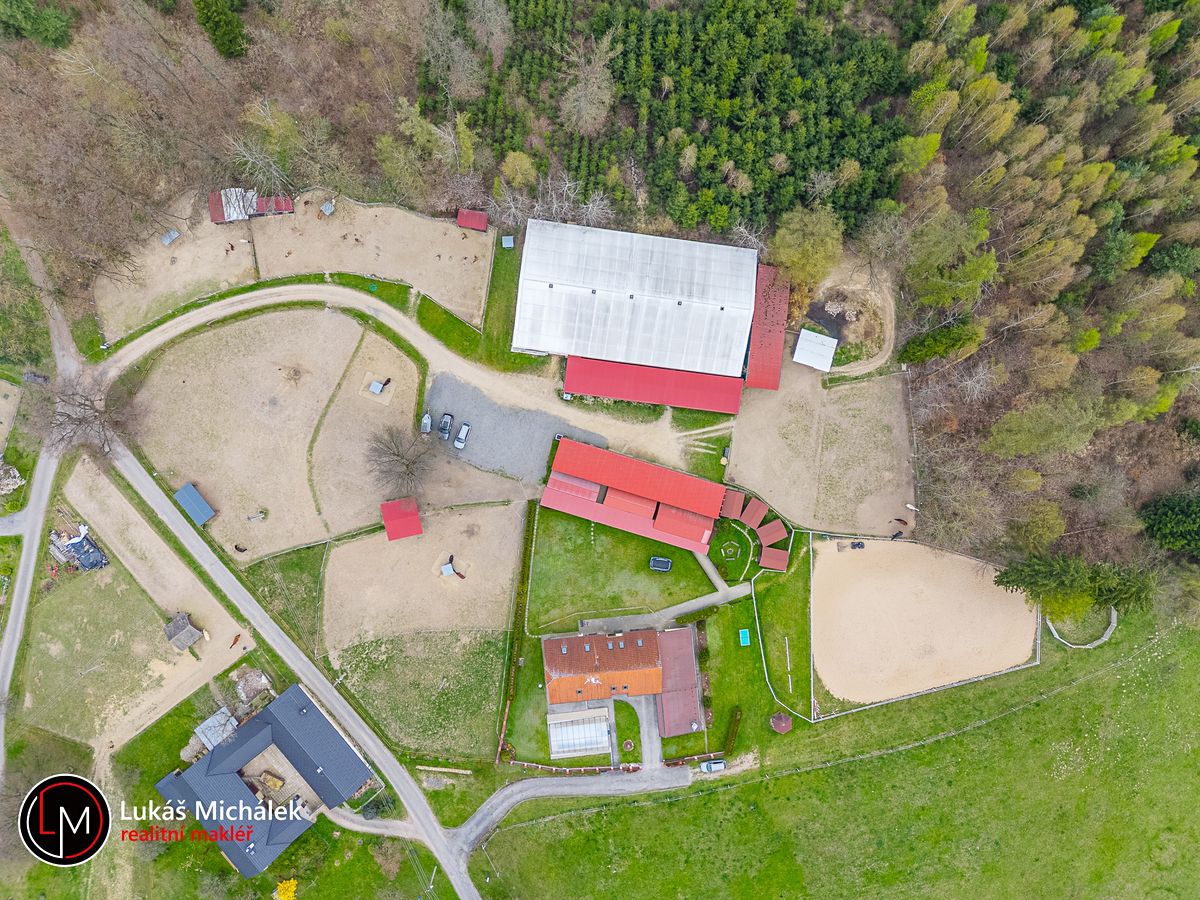 Prodej rodinného domu 240 m², pozemek 12353 m² – fotografie 4