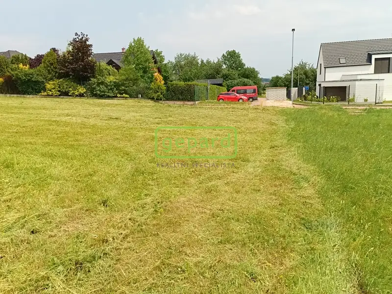 Prodej stavebního pozemku 1653 m², Mníšek pod Brdy – náhled fotky 3