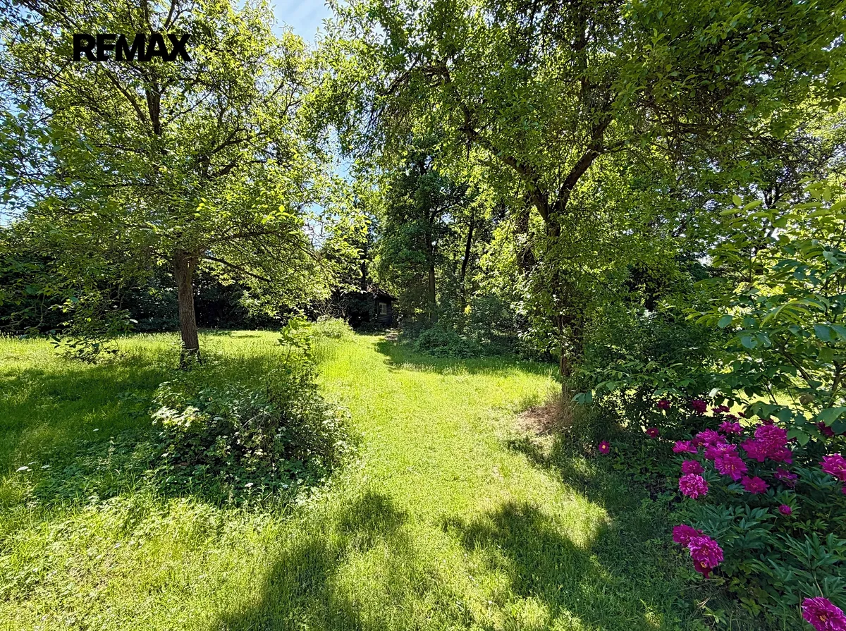 Prodej stavebního pozemku 1195 m²
