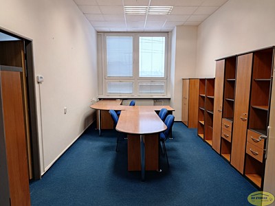 Pronájem kanceláře 600 m²