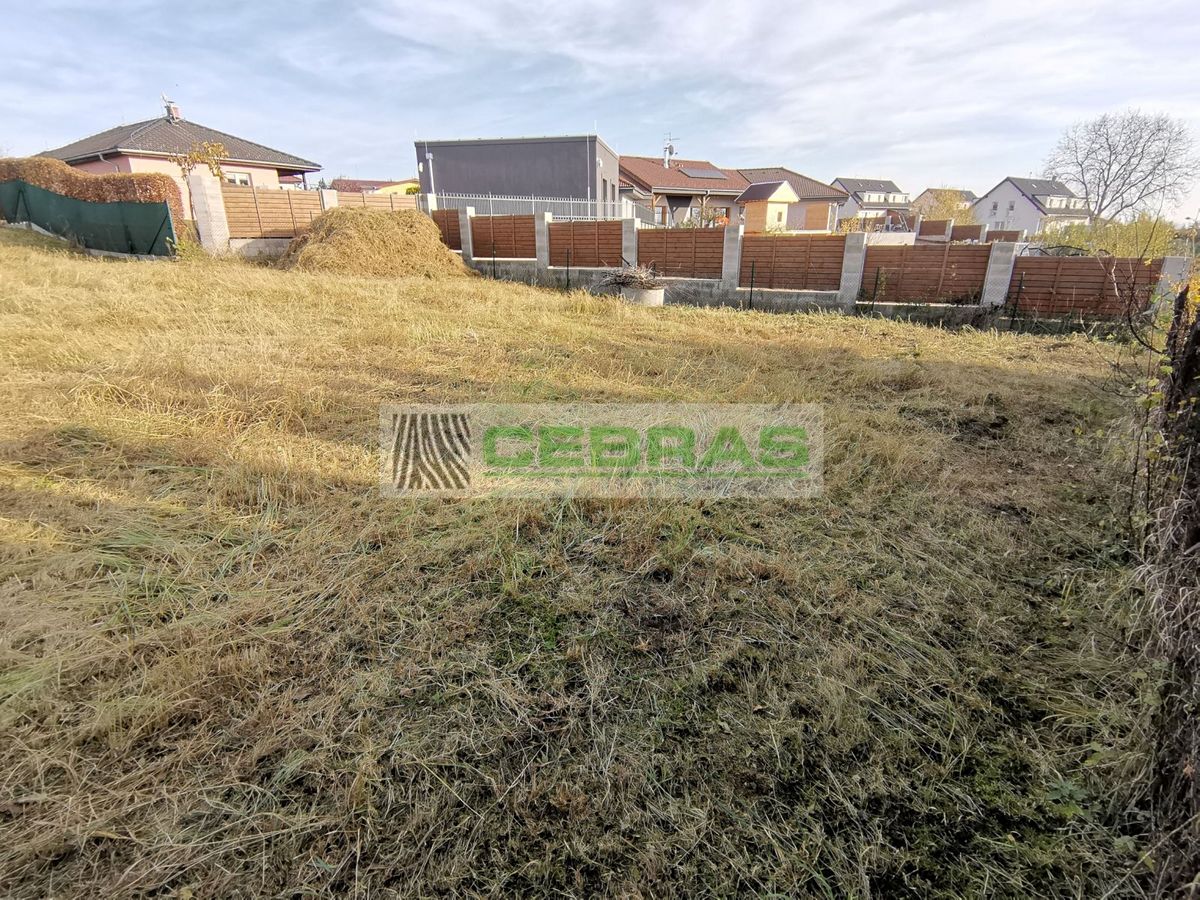 Pronájem zahrady 1070 m² – fotografie 2