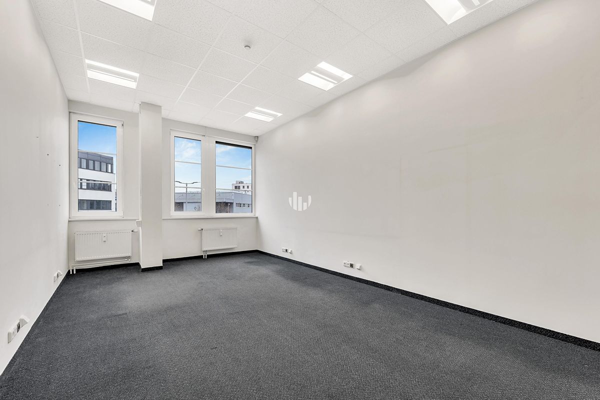 Pronájem kanceláře 390 m² – fotografie 4