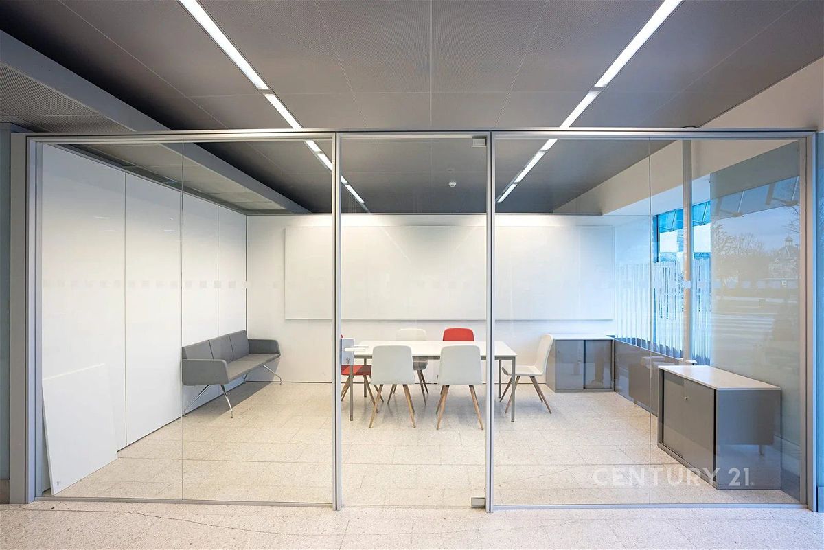 Pronájem kanceláře 1200 m² – fotografie 5