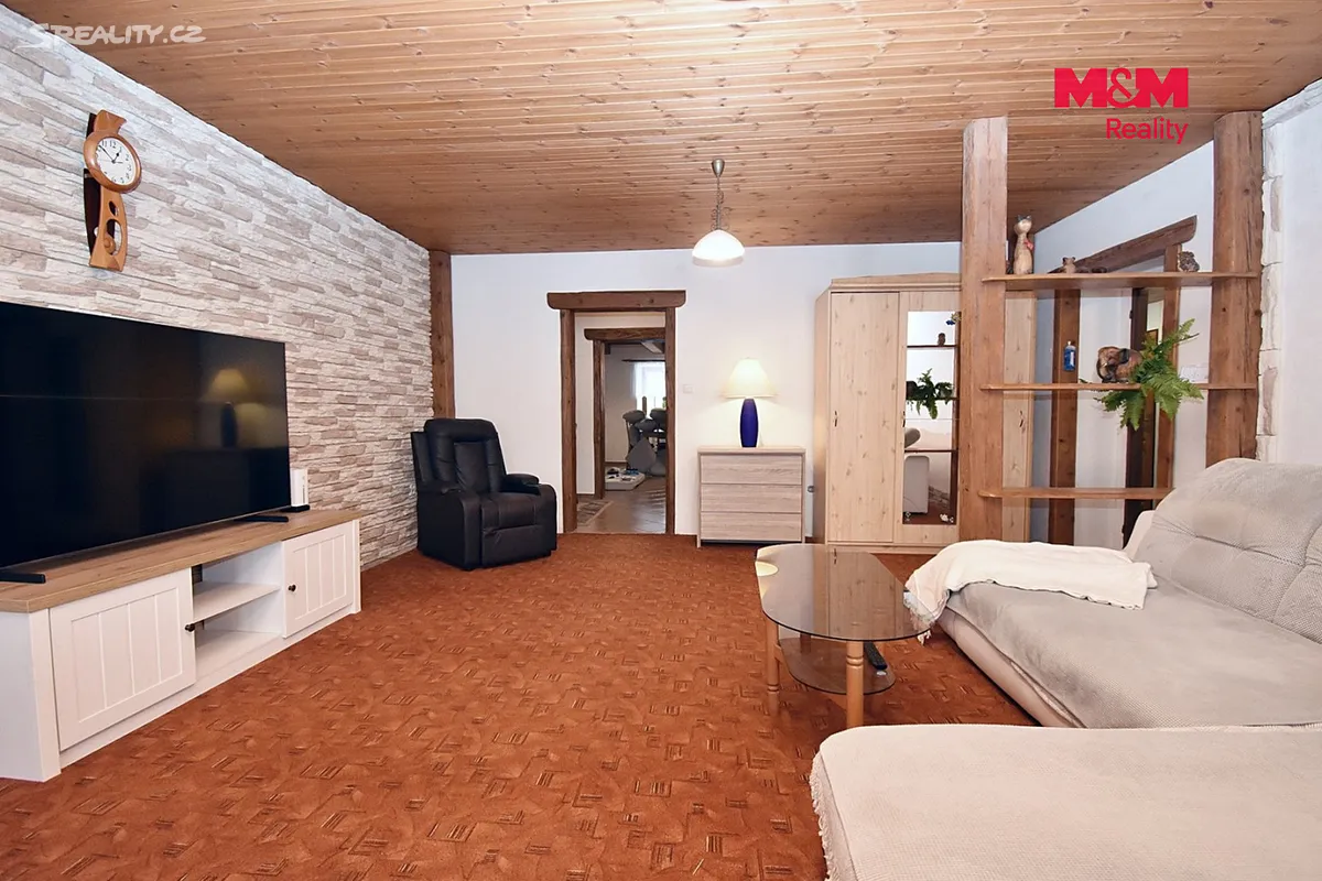 Prodej rodinného domu 320 m², pozemek 2079 m² - View 6