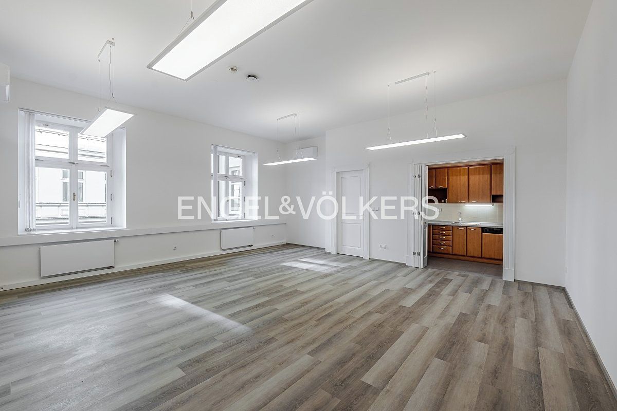 Pronájem bytu 5+1 156 m²