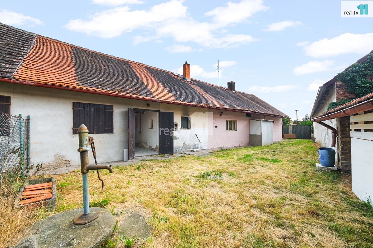 Prodej rodinného domu 86 m², pozemek 560 m² – fotografie 2