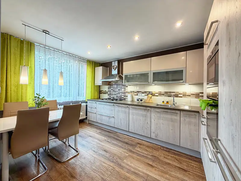 Prodej bytu 3+1 68 m², Praha – náhled fotky 2