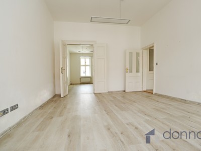 Pronájem kanceláře 100 m²