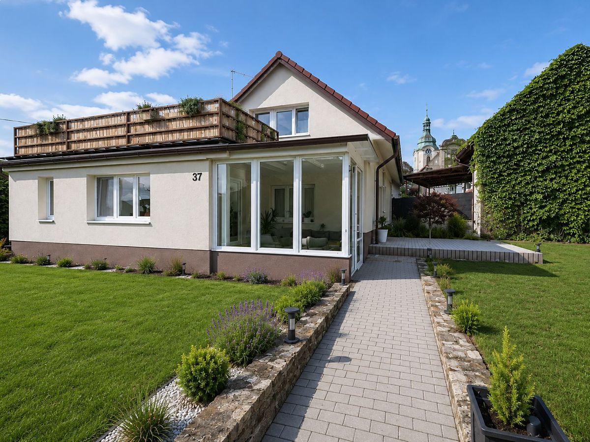 Prodej rodinného domu 162 m², pozemek 735 m² – fotografie 2