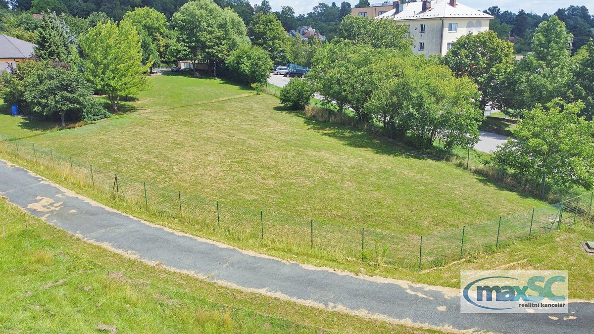 Prodej stavebního pozemku 976 m² – fotografie 5