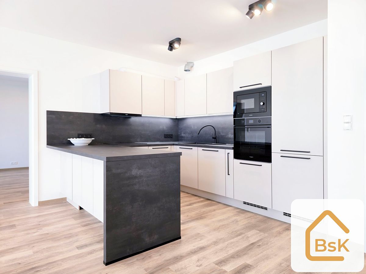 Pronájem bytu 3+kk 98 m²