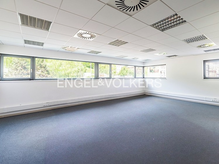 Gewerbefläche zur Miete, 130 m² (1 von 7)