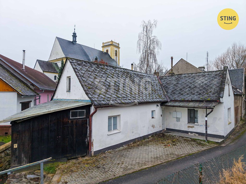 Prodej rodinného domu 200 m², pozemek 370 m² – fotografie 2