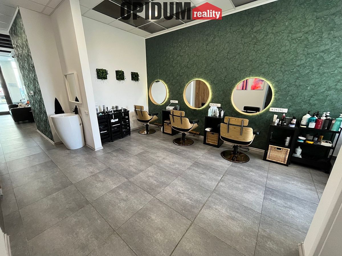 Pronájem obchodního prostoru 94 m²