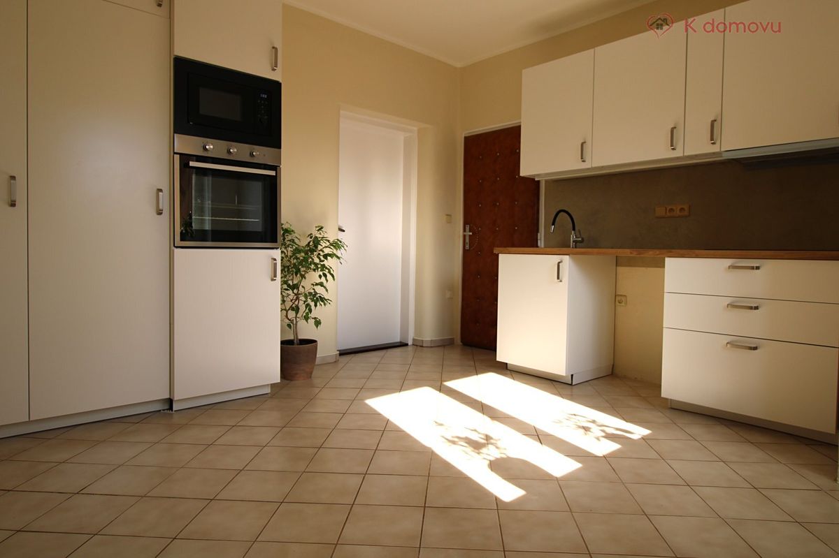 Pronájem bytu 1+1 37 m²