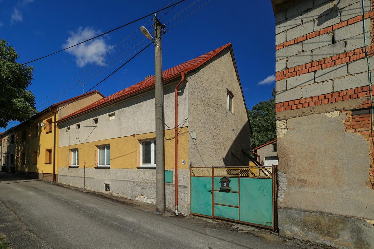 Prodej rodinného domu 95 m², pozemek 694 m²