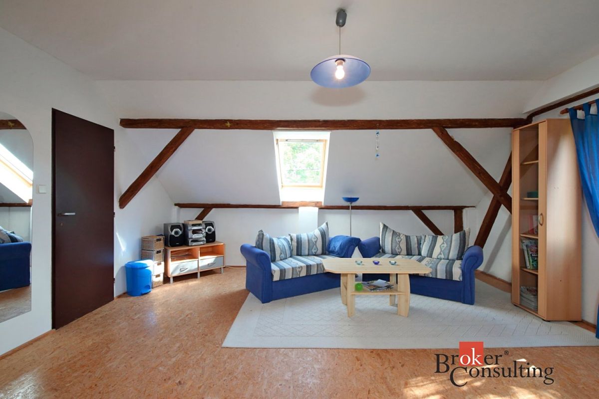 Prodej rodinného domu 158 m², pozemek 1356 m² – fotografie 3