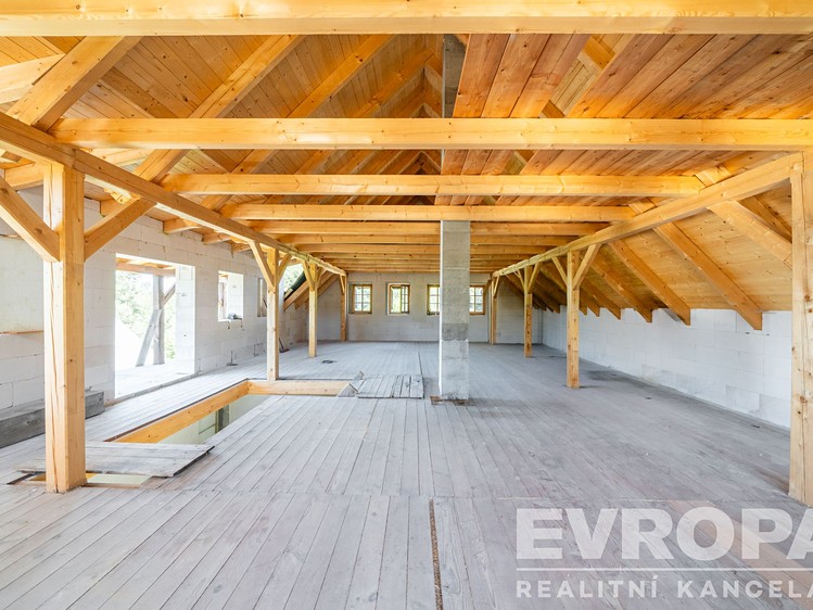 Будинок на продаж, 300 м² (3 з 38)