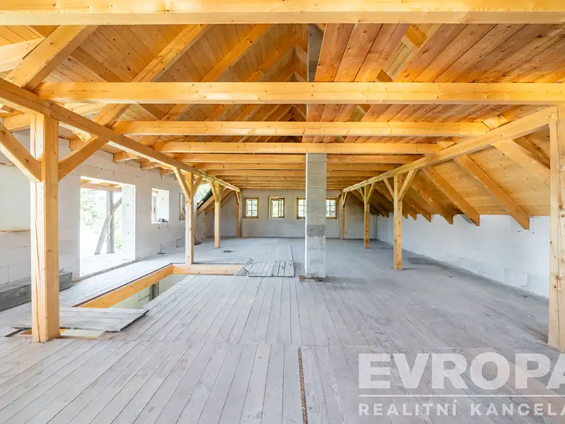 Prodej rodinného domu 300 m², pozemek 1050 m², Příkrý – náhled fotky 3