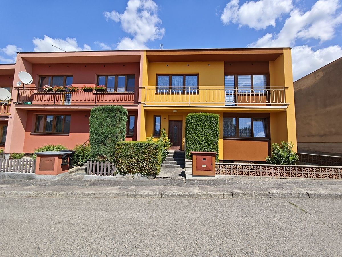 Prodej rodinného domu 213 m², pozemek 688 m²