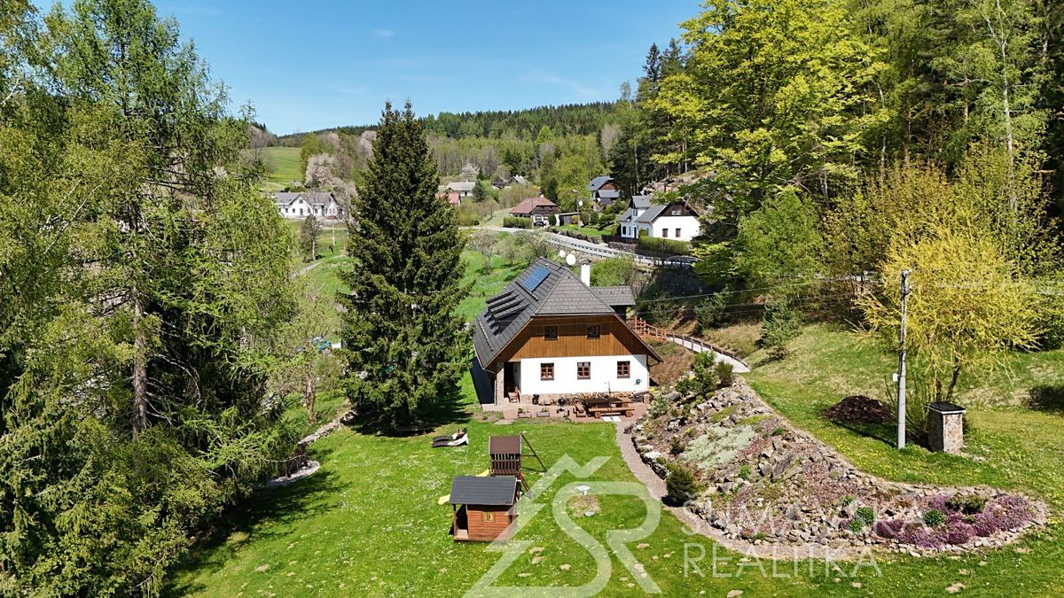 Prodej rodinného domu 259 m², pozemek 4093 m² – fotografie 5