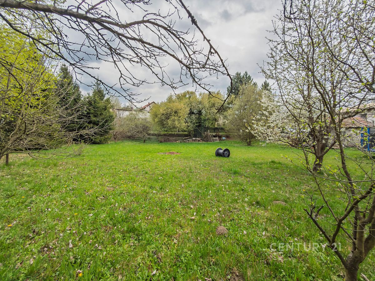 Prodej stavebního pozemku 1904 m² – fotografie 2