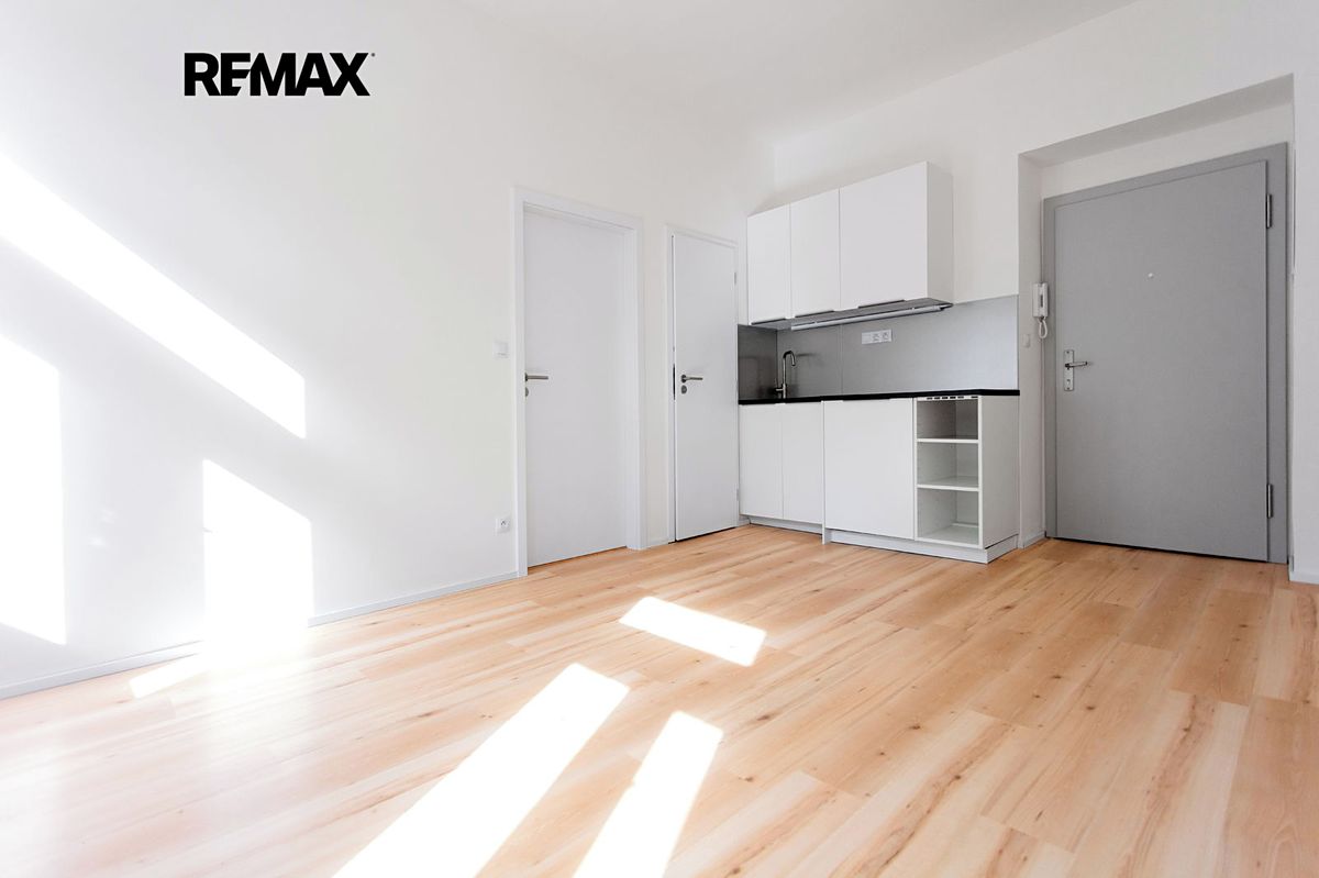 Pronájem bytu 2+kk 32 m²