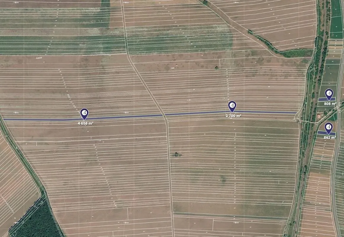 Prodej podílu 1/4 pole 2713 m²