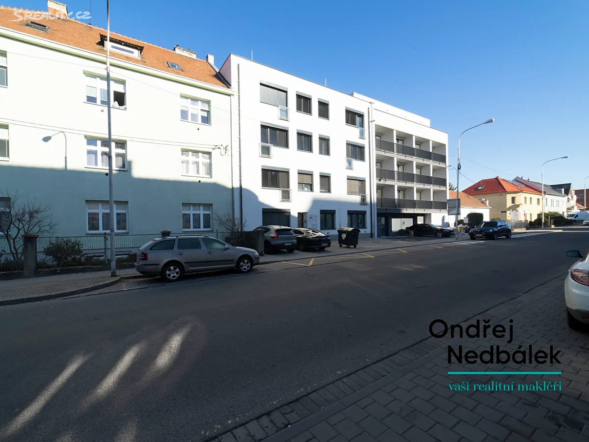 Pronájem bytu 1+kk 33 m², Zlín