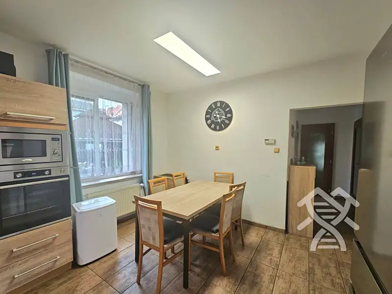 Prodej rodinného domu 210 m², pozemek 261 m², Teplice – náhled fotky 2