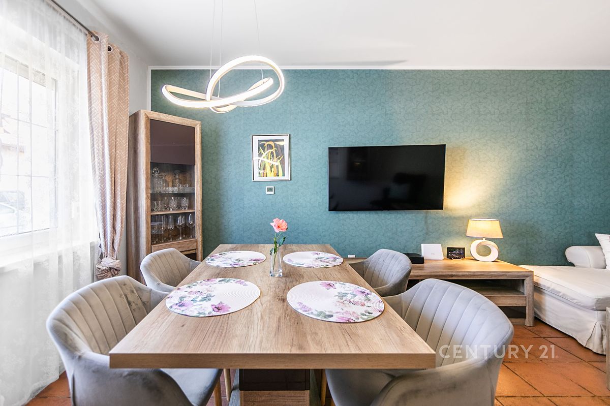 Prodej rodinného domu 173 m², pozemek 591 m² – fotografie 2