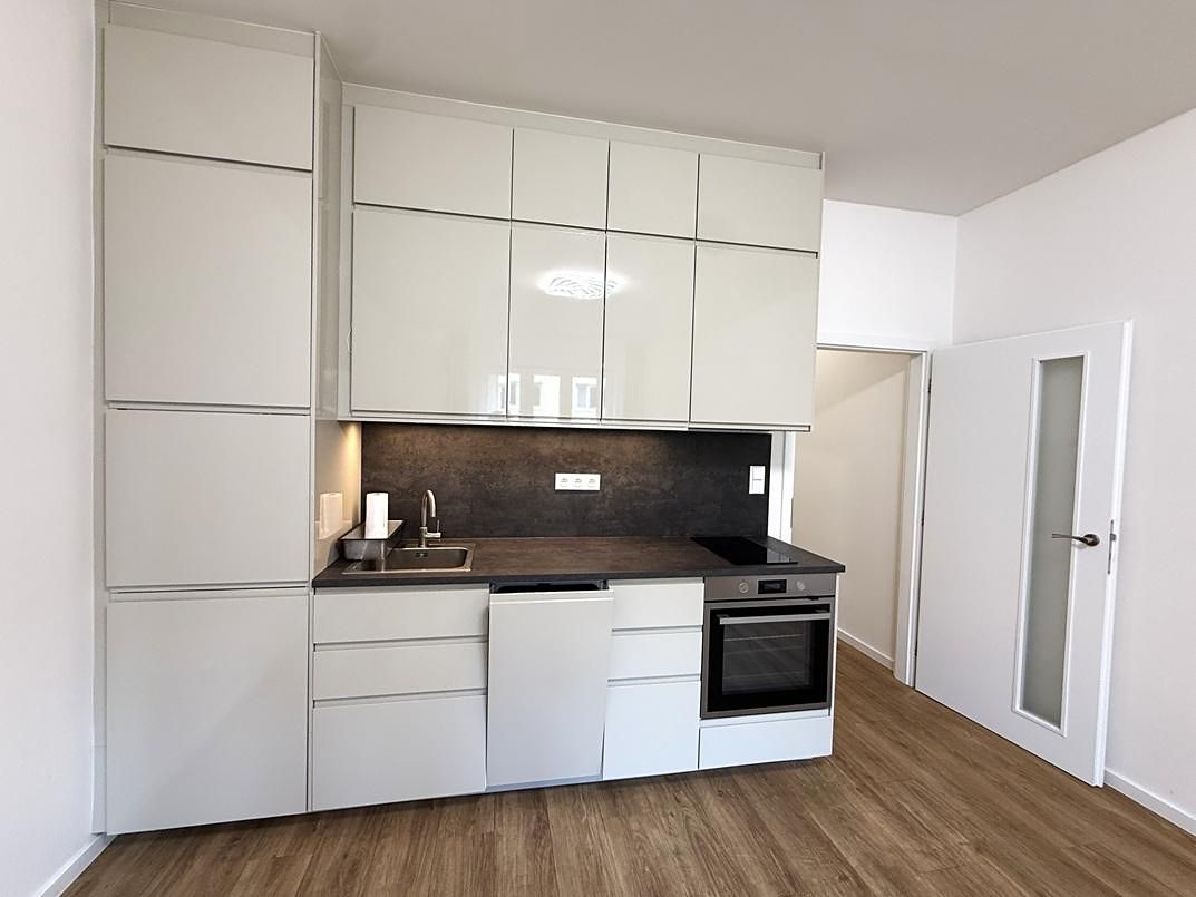 Pronájem bytu 1+kk 28 m²