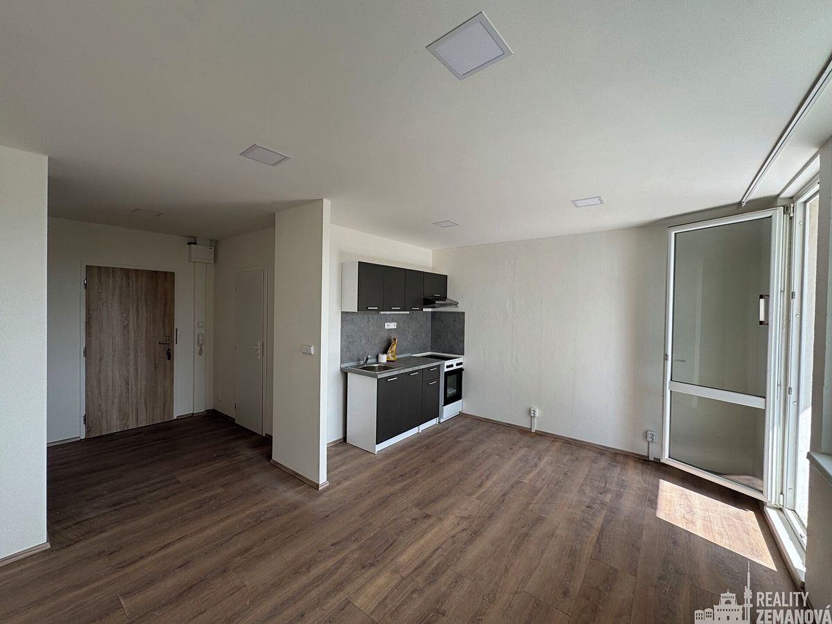 Pronájem bytu 1+kk 28 m²