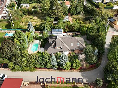 Prodej rodinného domu 320 m², pozemek 1393 m²